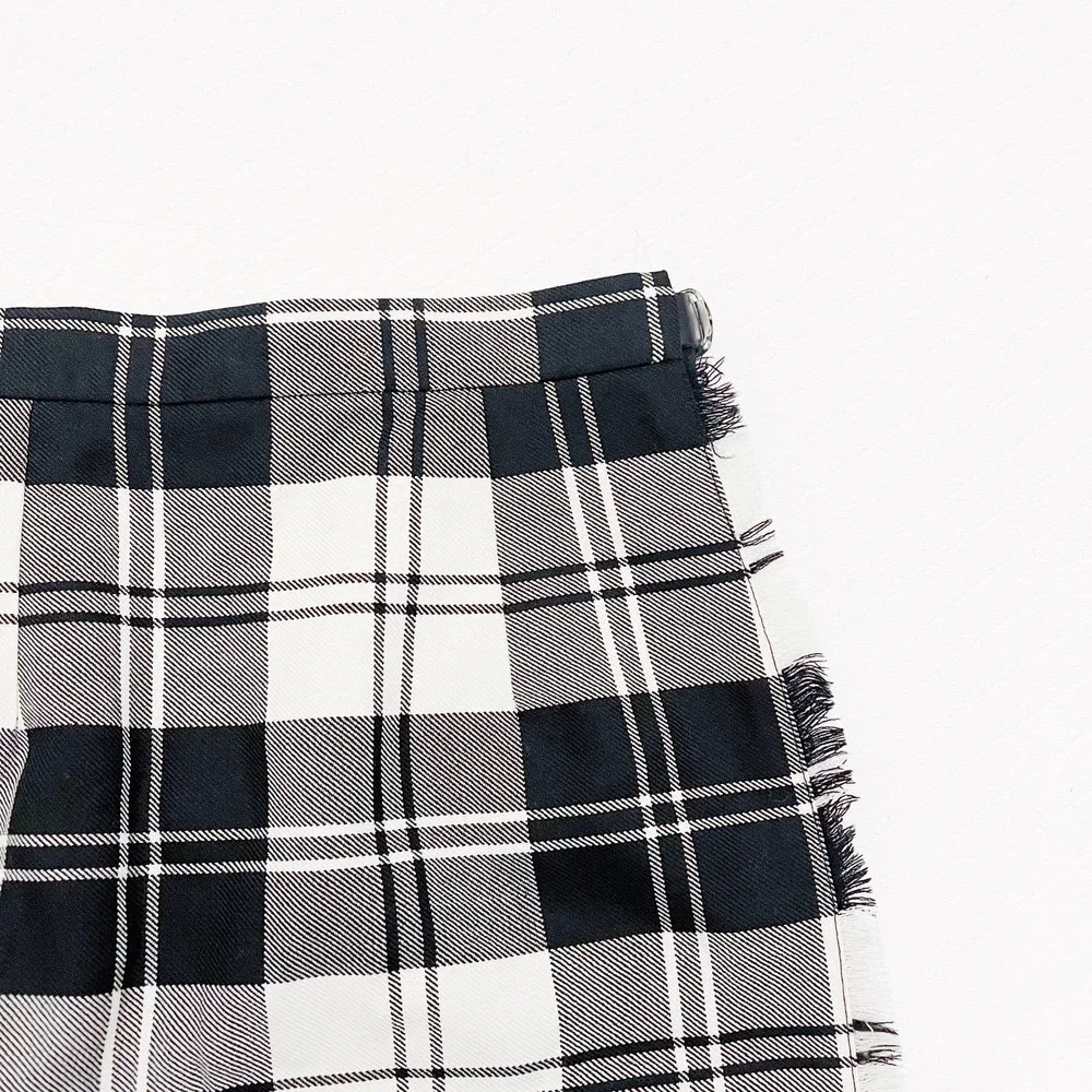 O'Neil of Dublin Ireland Plaid Black and White Pencil Skirt SZ8
